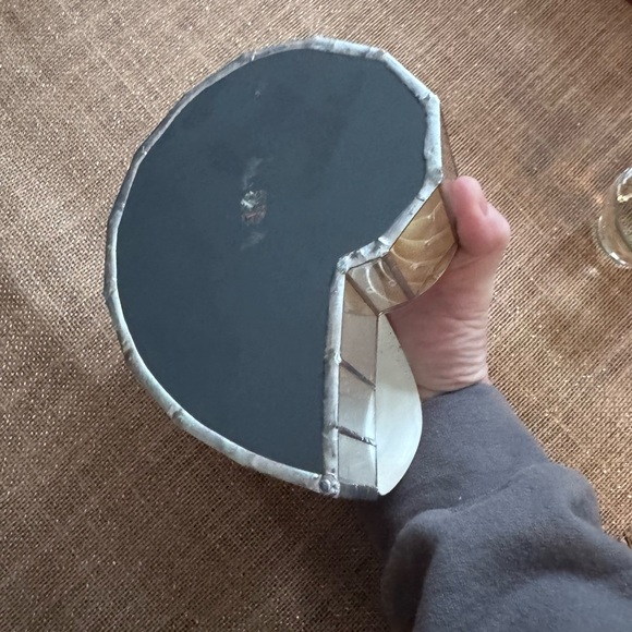 Beautiful shell container, like new, 5x7. - Picture 3 of 3